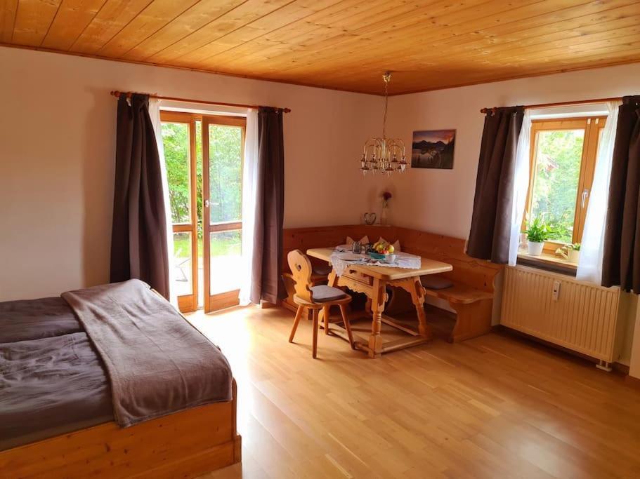 Ruhige Ferienwohnung In Bad Toelz Екстериор снимка